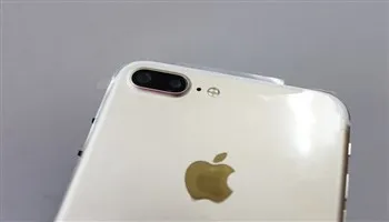 Lừa đánh tráo iPhone 7 với điện thoại mô hình