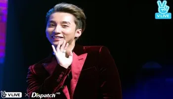 Sơn Tùng M-TP điển trai, khuấy đảo sân khấu Fan meeting tại Hàn Quốc