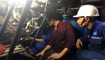 Hải đoàn 129 sửa chữa tàu và cung cấp nước ngọt miễn phí cho ngư dân