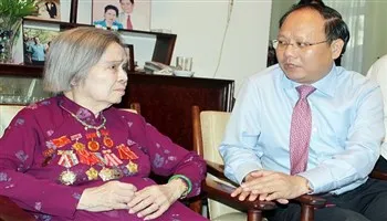 Lãnh đạo TPHCM thăm phu nhân đồng chí Lê Duẩn