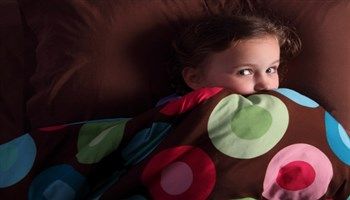Đừng tạo ác mộng cho con bằng cách hù dọa