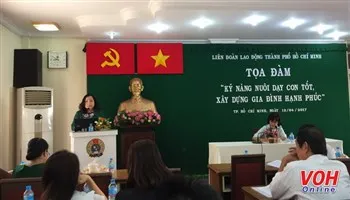 Cán bộ công đoàn bàn chuyện nuôi dạy con tốt