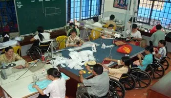 Việc làm cho người khuyết tật: Không dễ!