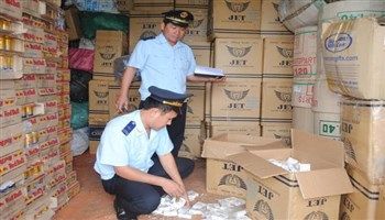 Thí điểm bán đấu giá với thuốc lá ngoại nhập lậu