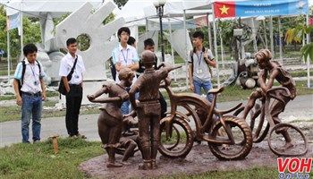 Trại sáng tác điêu khắc: mang tính phong trào, chạy theo sự kiện?!