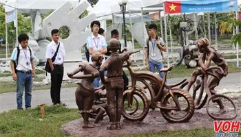 Trại sáng tác điêu khắc: mang tính phong trào, chạy theo sự kiện?!