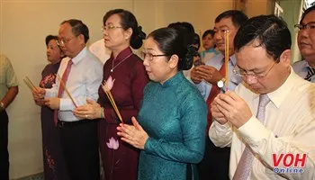 Lãnh đạo Thành ủy thắp hương tưởng nhớ đồng chí Dương Quang Đông