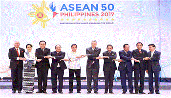 Thủ tướng Nguyễn Xuân Phúc kết thúc tham dự Hội nghị Cấp cao ASEAN lần thứ 30