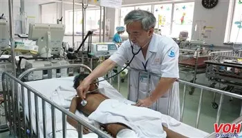 Cứu sống bé 6 tuổi người Campuchia bị gãy xương đùi biến chuyển suy thận