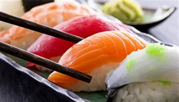 Ký sinh trùng nguy hiểm từ món sushi có thể tàn phá cơ thể nhanh chóng