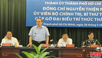 Có nên chuyển một phần đất nông nghiệp sang phát triển công nghiệp, dịch vụ ?