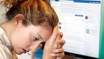 Thấy ảnh chồng mình hôn vợ cũ trên facebook khiến tôi tủi phận