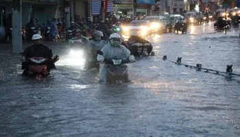TPHCM: Thành lập các tổ ứng cứu khẩn cấp để giải quyết kịp thời tình trạng ngập úng