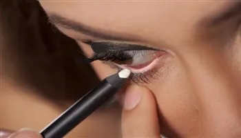 9 thói quen cực xấu cần bỏ ngay để bảo vệ mắt