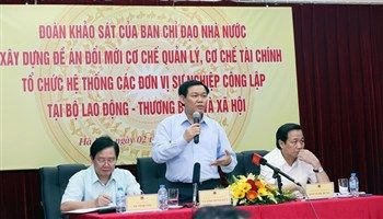Nhiều trung tâm dạy nghề cấp huyện xây ra để không