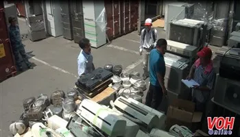 Lại phát hiện hàng trăm thiết bị điện tử, điện lạnh nhập lậu ở cảng Cát Lái