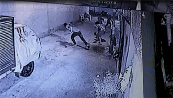 Vừa rời nhà bạn gái, nam thanh niêm bị đánh hội đồng tử vong