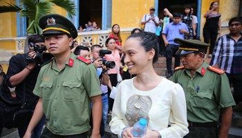 Nhân chứng có quyền giấu mặt khi làm chứng hay không?