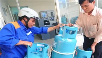 Giá gas tháng 7/2017 giảm 10.000 đ/bình 12kg