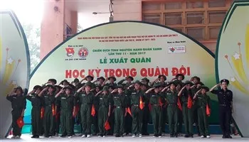 Chúng em học làm chiến sĩ