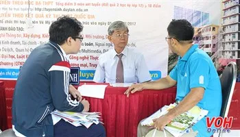 Rộn ràng ngày hội tư vấn xét tuyển đại học, cao đẳng 2017