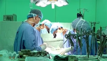 Lần đầu tiên phẫu thuật tim mạch không cần cưa xương ức