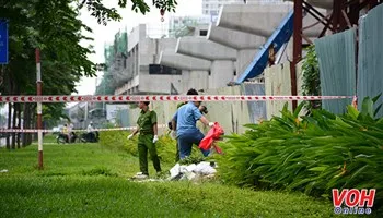 Người đàn ông 40 tuổi chết bình thường ven xa lộ Hà Nội