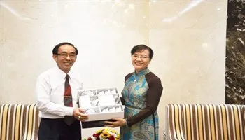 Lãnh đạo TPHCM tiếp Đoàn đại biểu Tạp chí Alunmay (Lào)