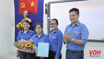 Thêm một học sinh phổ thông được kết nạp Đảng