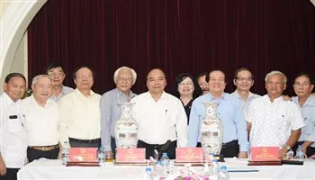 Thủ tướng Nguyễn Xuân Phúc làm việc với Liên hiệp các Hội Văn học Nghệ thuật Việt Nam
