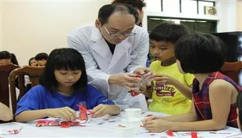 Trao 30 suất học bổng tại Ngày hội “Trao yêu thương - Nhận hạnh phúc
