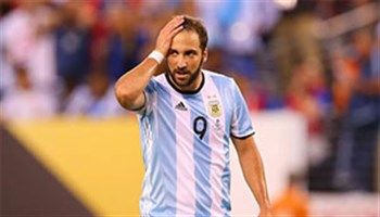 Higuain không có tên trong danh sách tuyển Argentina