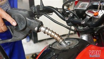 15h ngày 19/8, xăng RON 92 tăng thêm 461 đồng/lít
