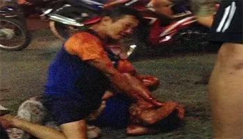 Người đàn ông nghi ngáo đá đâm thương vong 2 người