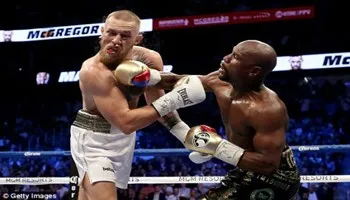 Trận đấu tỉ đô: Floyd Mayweather knock-out Conor McGregor sau 10 hiệp đấu