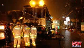 Cô gái bị xe tải cán tử vong trong cơn mưa lớn