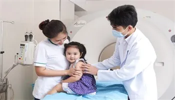 Đầu tư phát triển hệ thống y tế địa phương