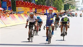 Chặng 2 giải xe đạp VTV Cup 2017: Tay đua đội Philippines về nhất chặng, chiếm áo vàng tổng sắp