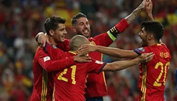 Đá bại Italia, Tây Ban Nha củng cố ngôi đầu bảng