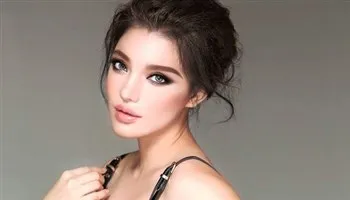 “Người mẫu gốc Việt” Jenny Lê Nguyễn được công nhân Siêu mẫu quốc tế