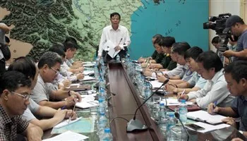 Bão số 10 giật cấp 15, hướng về Nam Định - Quảng Bình