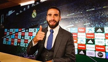 Real Madrid gia hạn hợp đồng với Carvajal