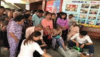 Vinamilk đồng hành chăm sóc sức khỏe gần 2000 người cao tuổi