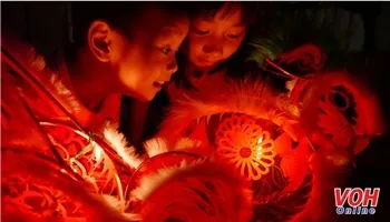 Trung thu – chọn đèn lồng kiểu gì cho con?