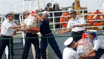 TPHCM ủng hộ hơn 30 tỷ 400 triệu đồng cho nhân dân, cán bộ, chiến sĩ vùng biên giới, hải đảo