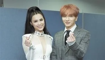 Đông Nhi hội ngộ Leeteuk tại Asia Song Festival”