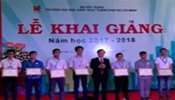 Đại học Kiến trúc TPHCM: Trao 1,2 tỷ đồng học bổng cho tân sinh viên