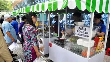 Hôm nay khai trường phố hàng rong thứ 2 ở TPHCM