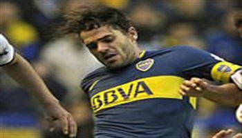 Argentina gọi lại tiền vệ Gago để tiếp đạn cho Messi