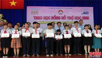 TPHCM: 350 suất học bổng cho học sinh có hoàn cảnh khó khăn